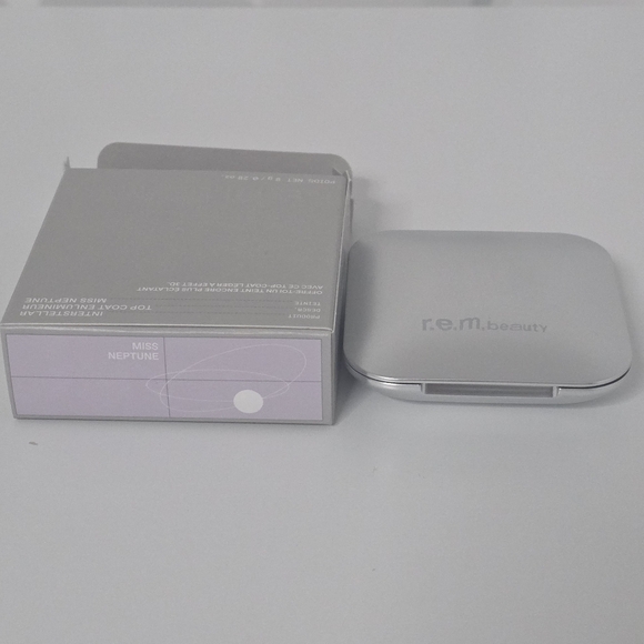 NIB r.e.m Interstellar Highlighter Topper In Shade Miss Neptune - Picture 2 of 3